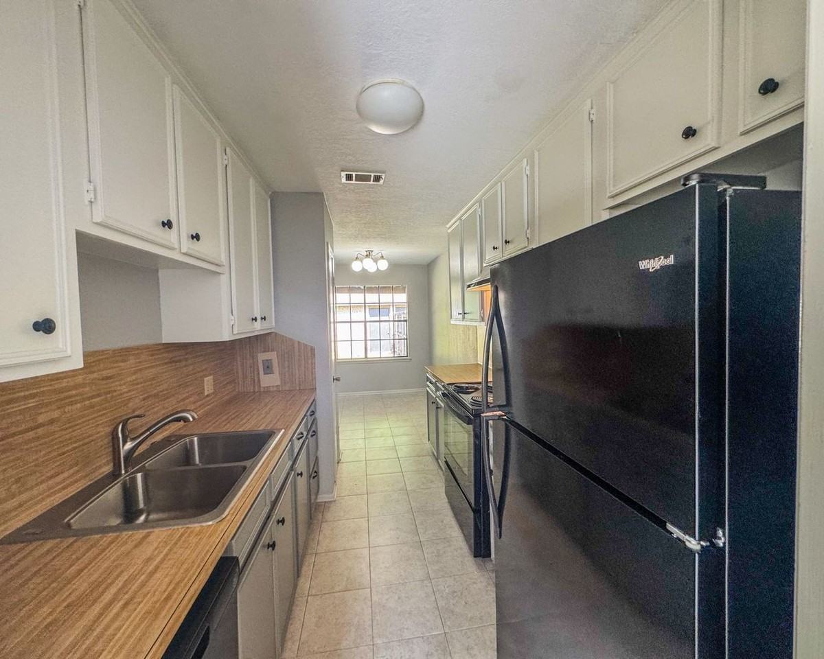601 Hickory St - Photo 4 of 16