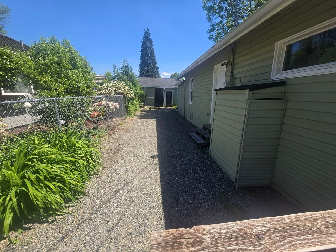 3011 Division St - Photo 3 of 16