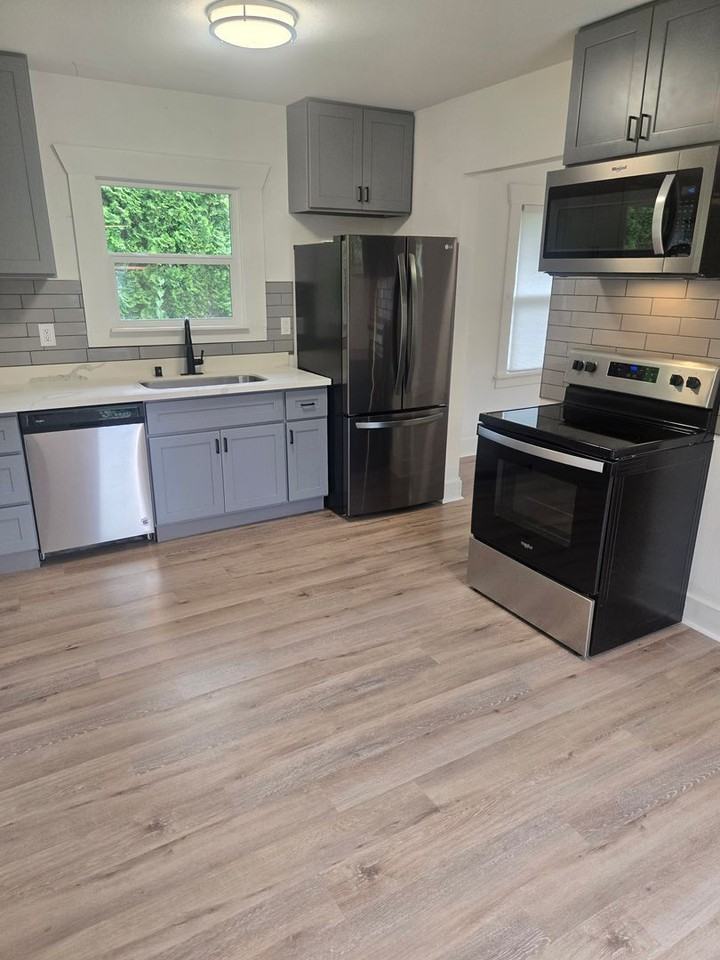 3011 Division St - Photo 5 of 16
