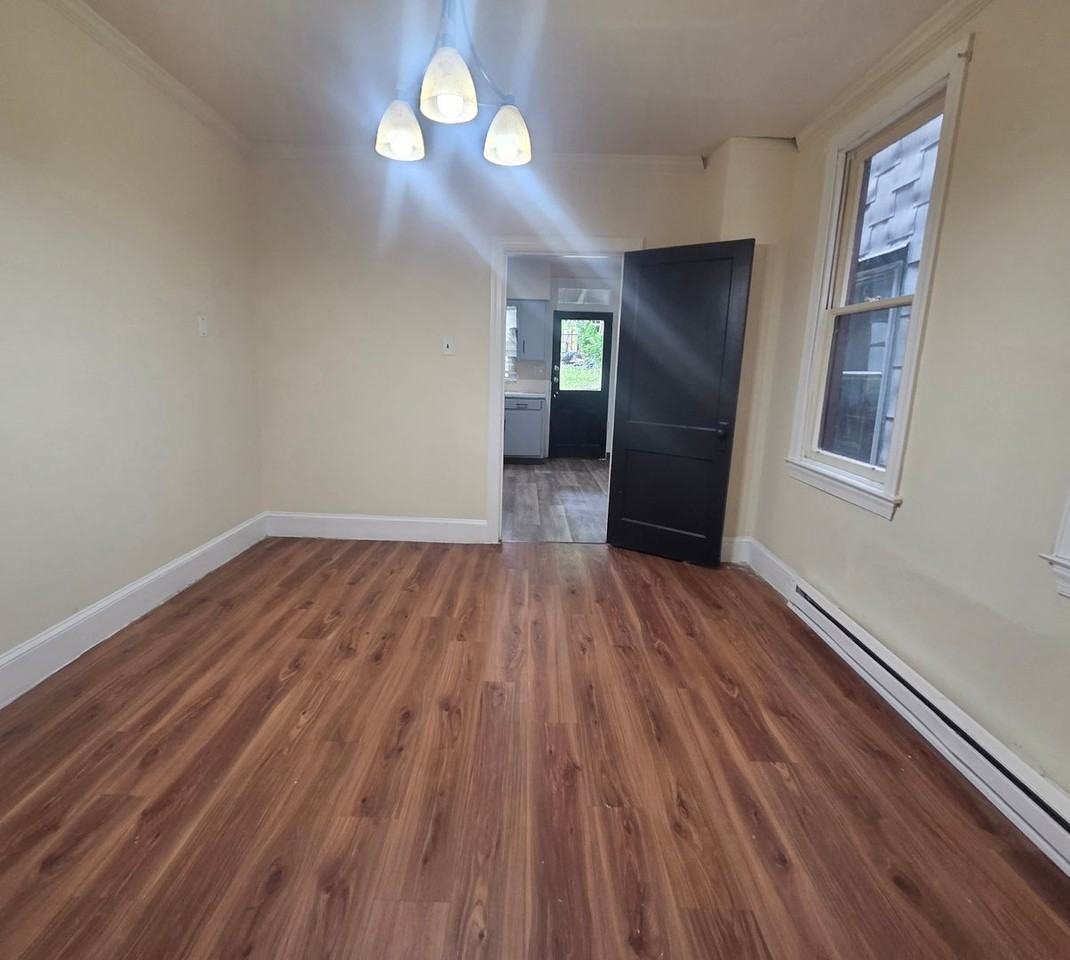 721 W Market St - Photo 5 of 25