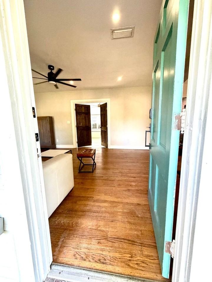 1760 Mayview Rd - Photo 2 of 16