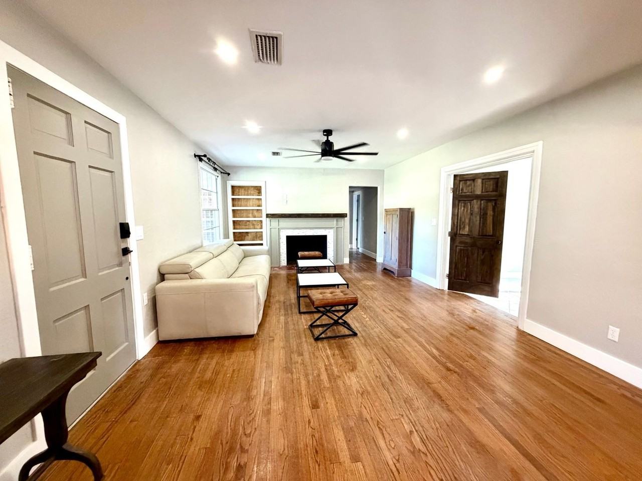 1760 Mayview Rd - Photo 3 of 16