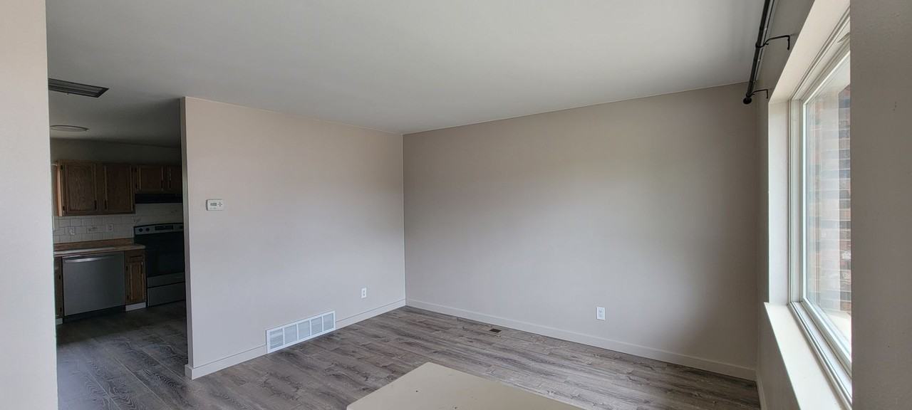608 Harding Ave - Photo 2 of 31