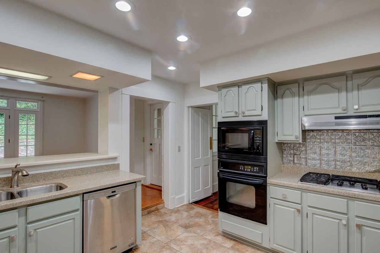 9 Shorter Cir Sw - Photo 4 of 19
