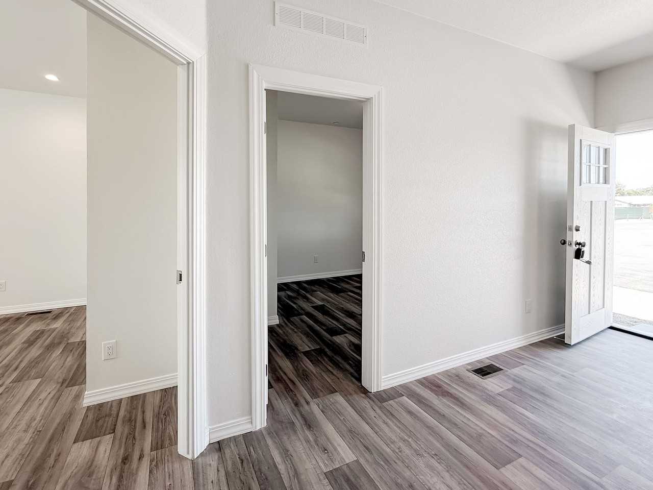26452 San Jacinto St - Photo 5 of 27