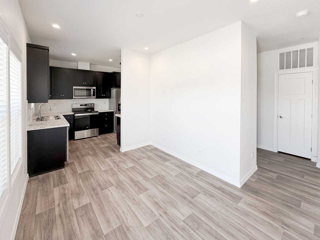 26452 San Jacinto St - Photo 6 of 27
