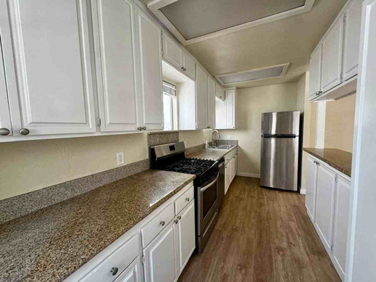 1088 Bangor Ln - Photo 5 of 26