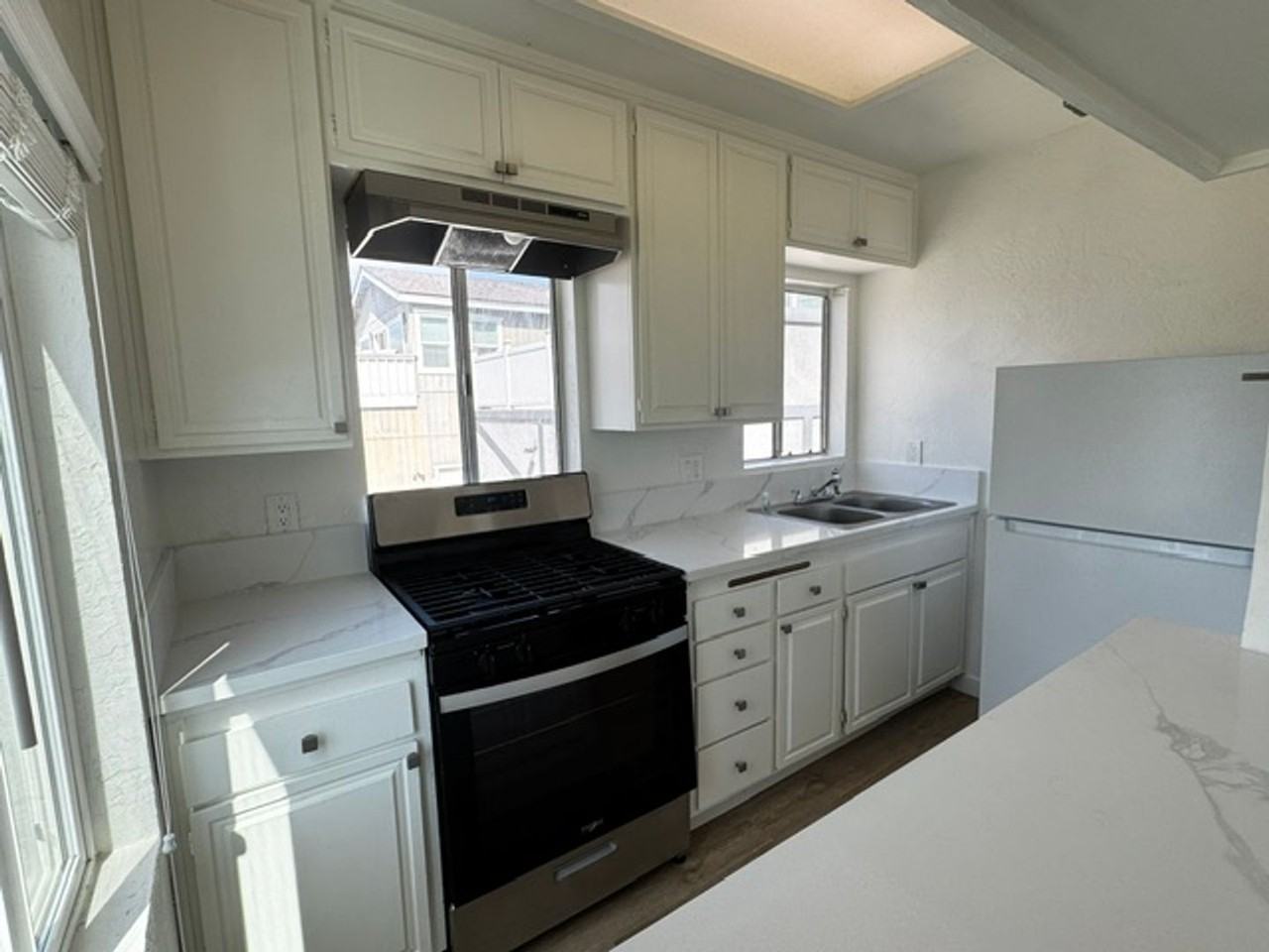1090 Bangor Ln - Photo 3 of 22