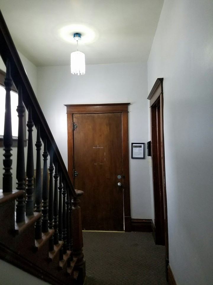 204 1st Ave Sw - Photo 2 of 28