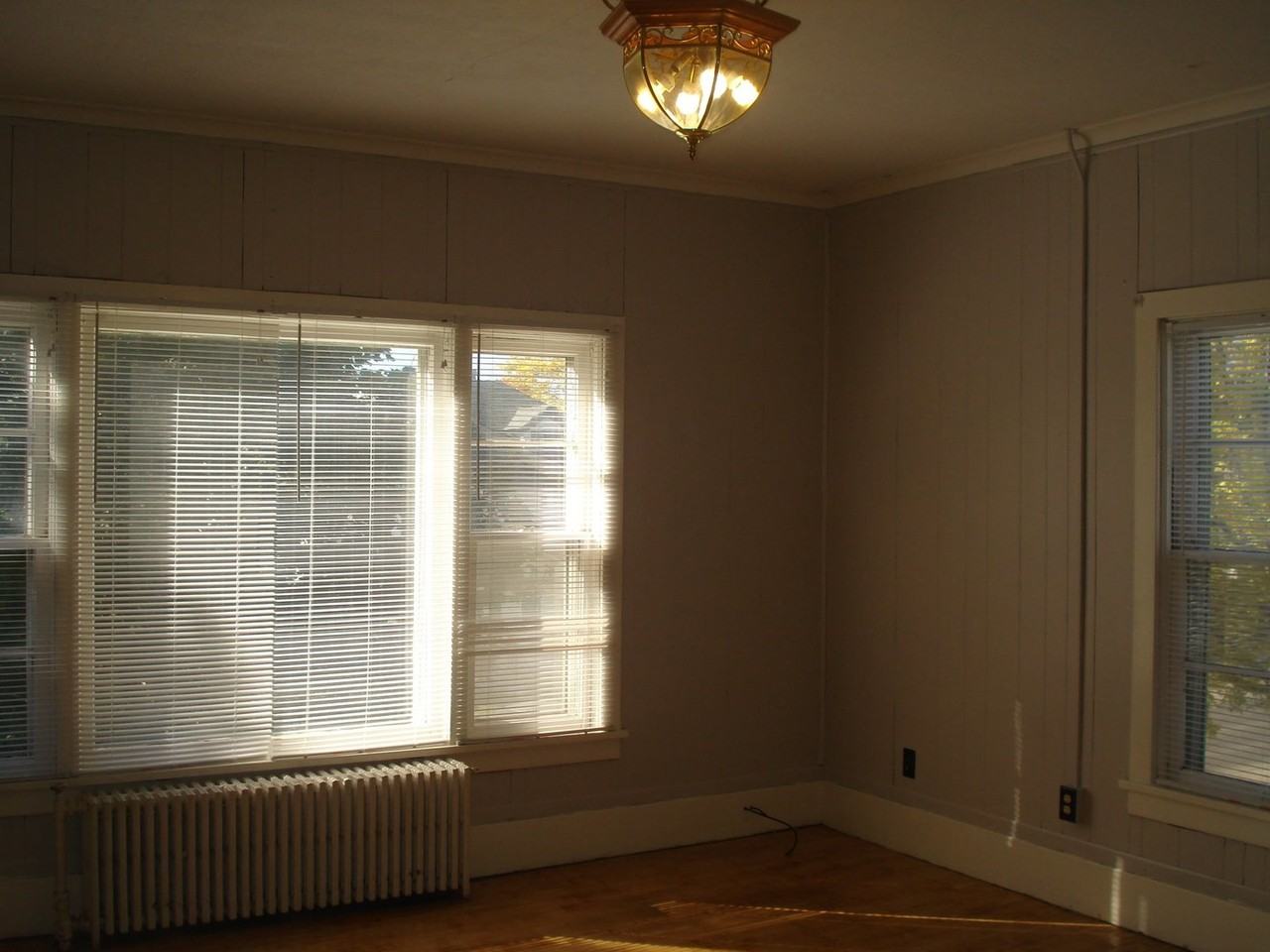 204 1st Ave Sw - Photo 5 of 28
