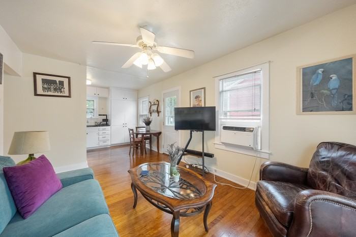 706 1/2 Patterson Ave - Photo 4 of 17