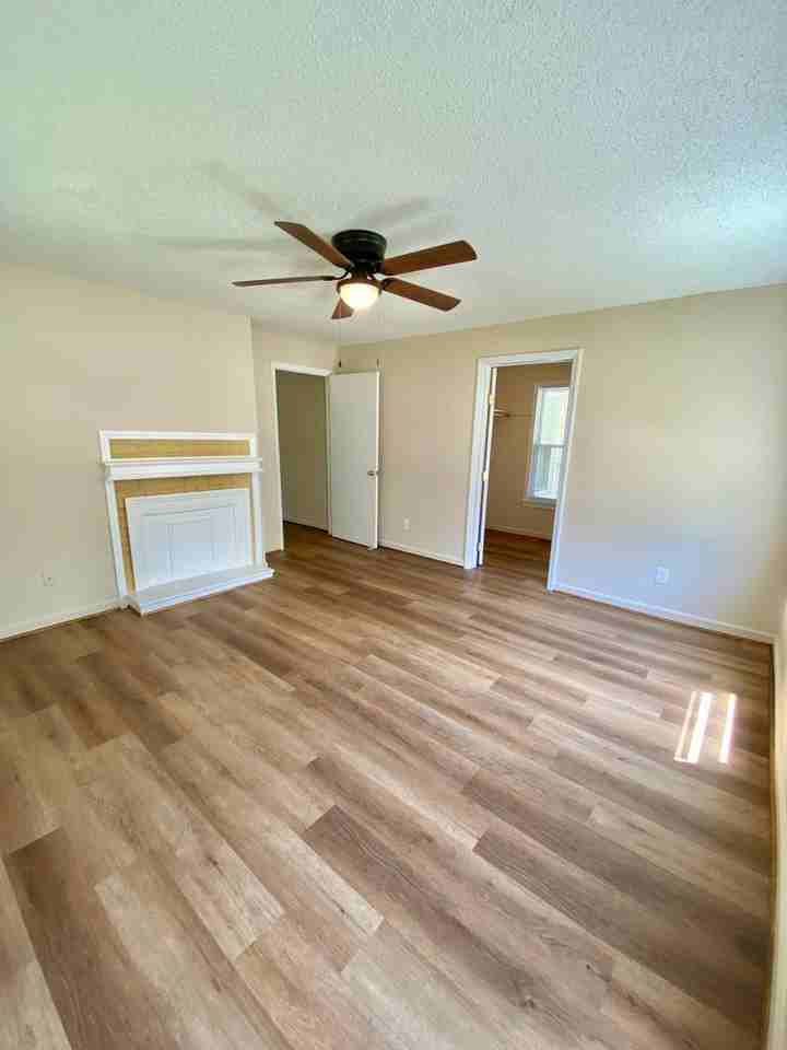 802 N B St #3 - Photo 7 of 15