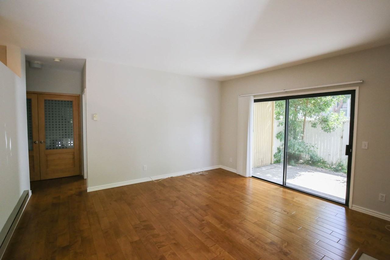 79 Schooner Ct - Photo 2 of 22