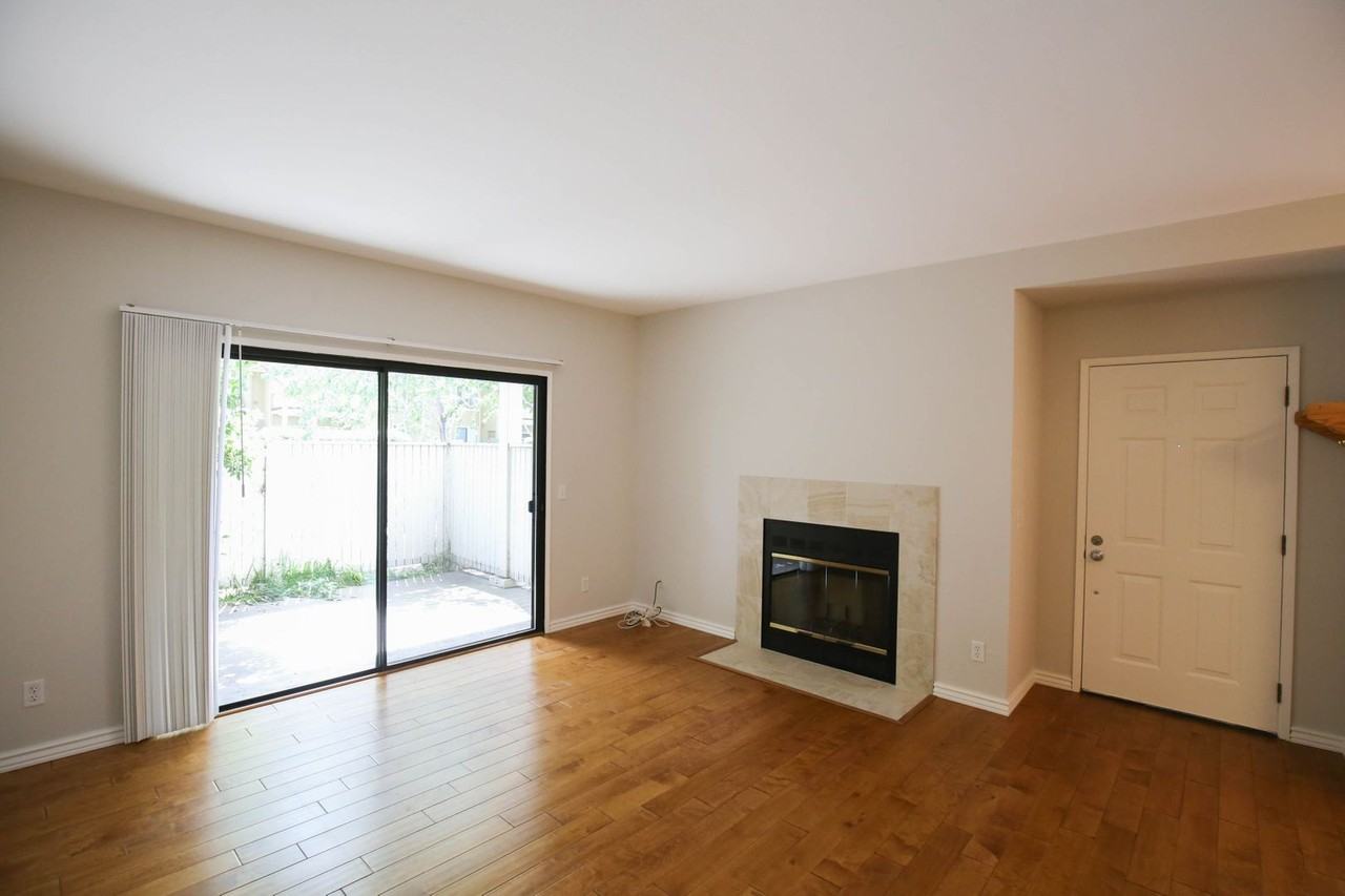79 Schooner Ct - Photo 3 of 22