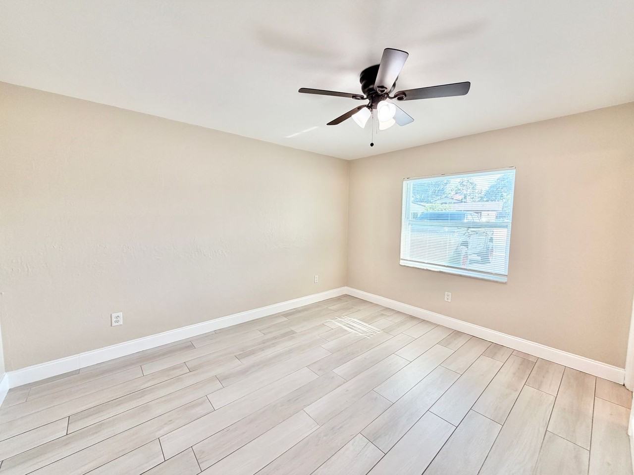 3499 Balboa Cir E - Photo 6 of 20