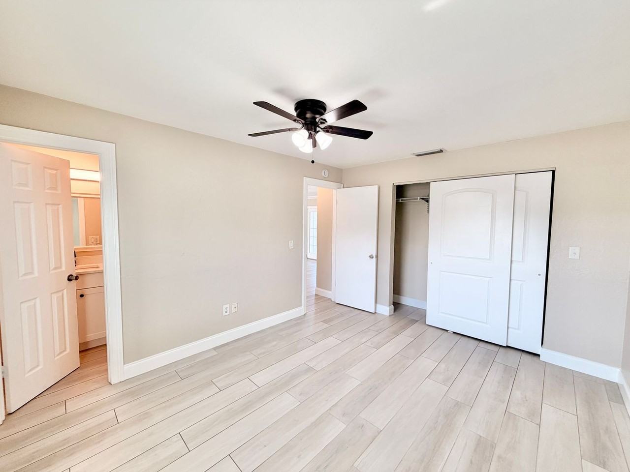 3499 Balboa Cir E - Photo 7 of 20