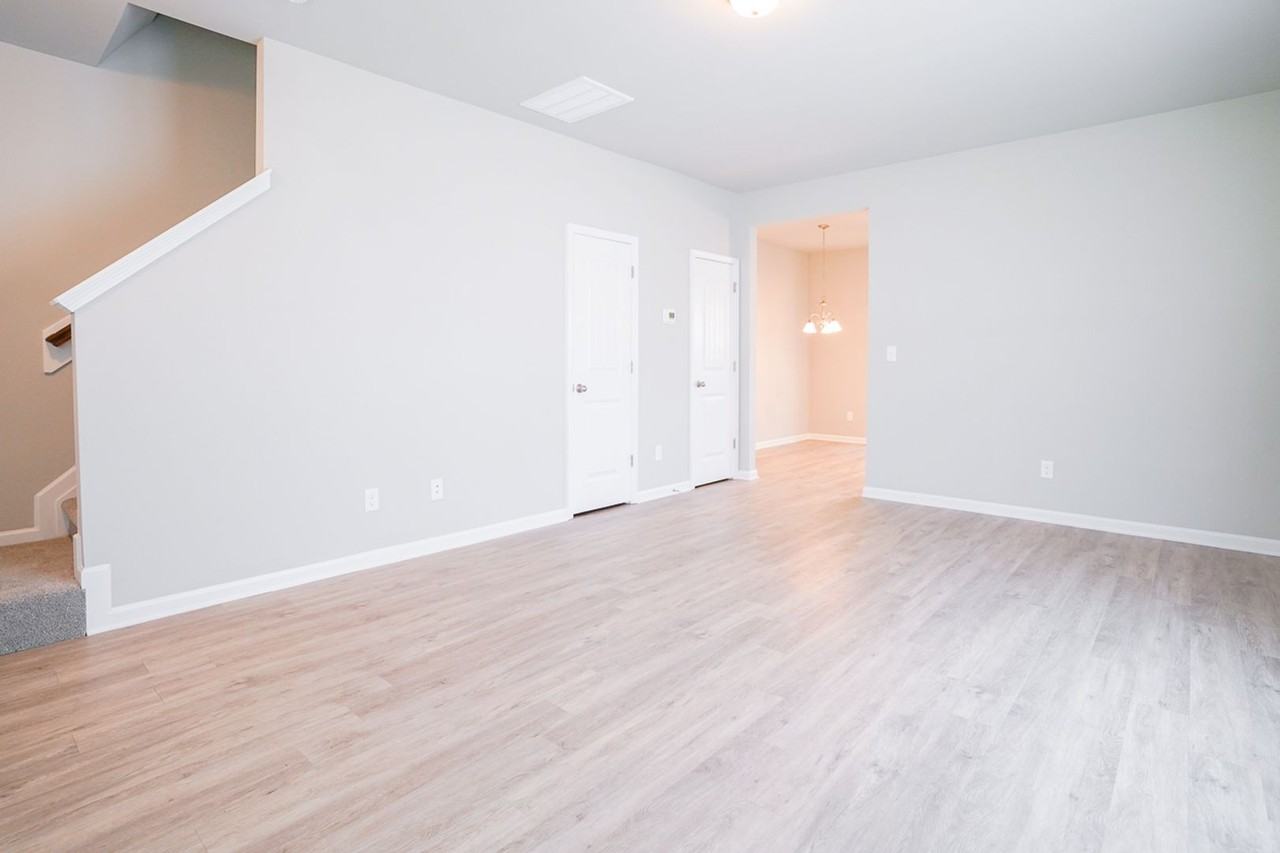 46 Zion Pl - Photo 6 of 12