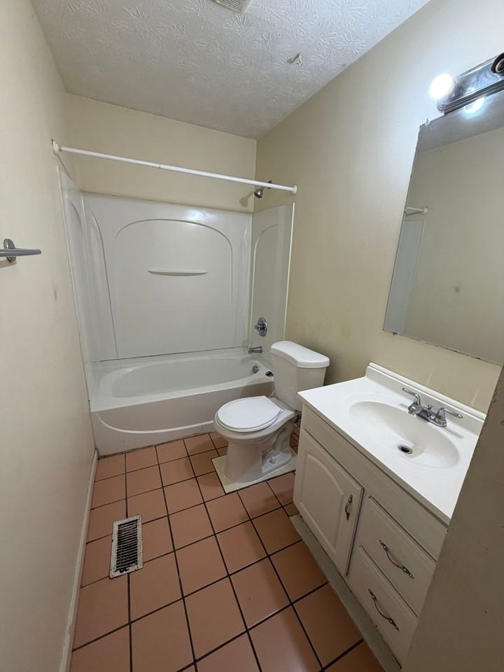 777 W Galbraith Rd - Photo 4 of 7