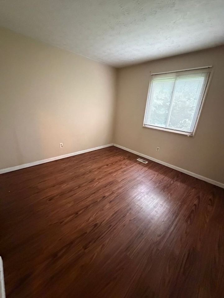 777 W Galbraith Rd - Photo 5 of 7