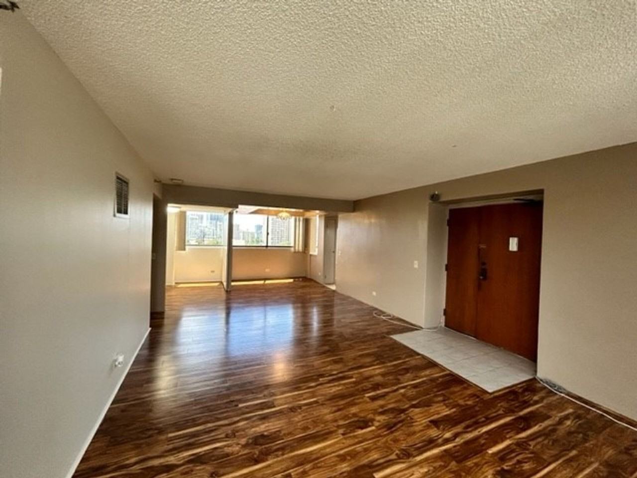 1114 Punahou St #9A - Photo 2 of 16