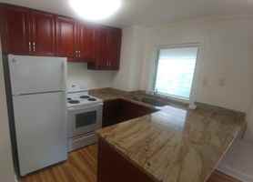 featured image of 421 Lewers St
