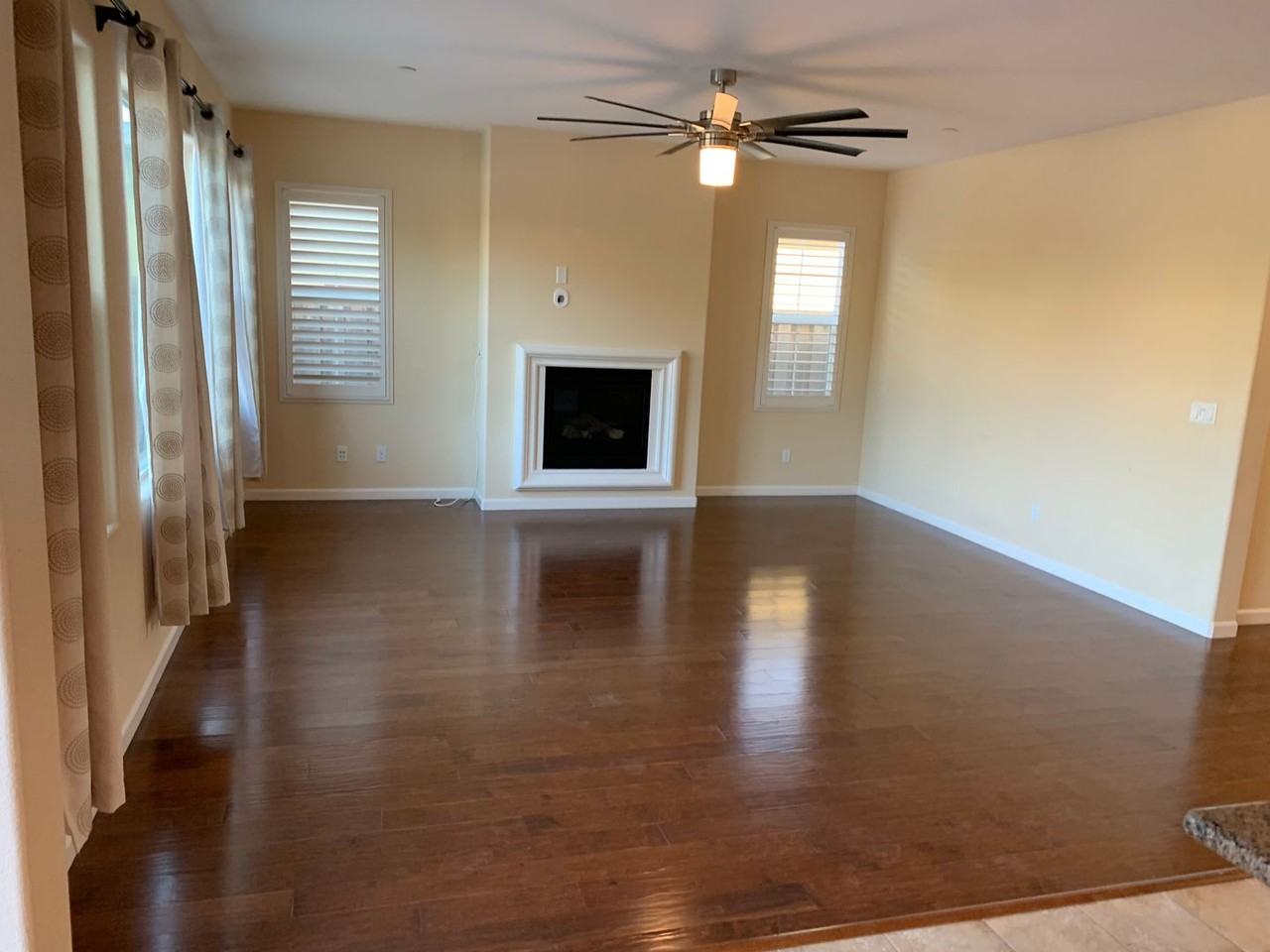 819 N Museo Dr - Photo 5 of 26