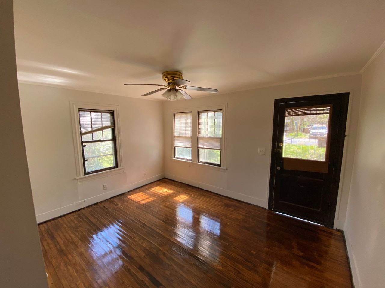 119 Sadler Ct - Photo 3 of 11