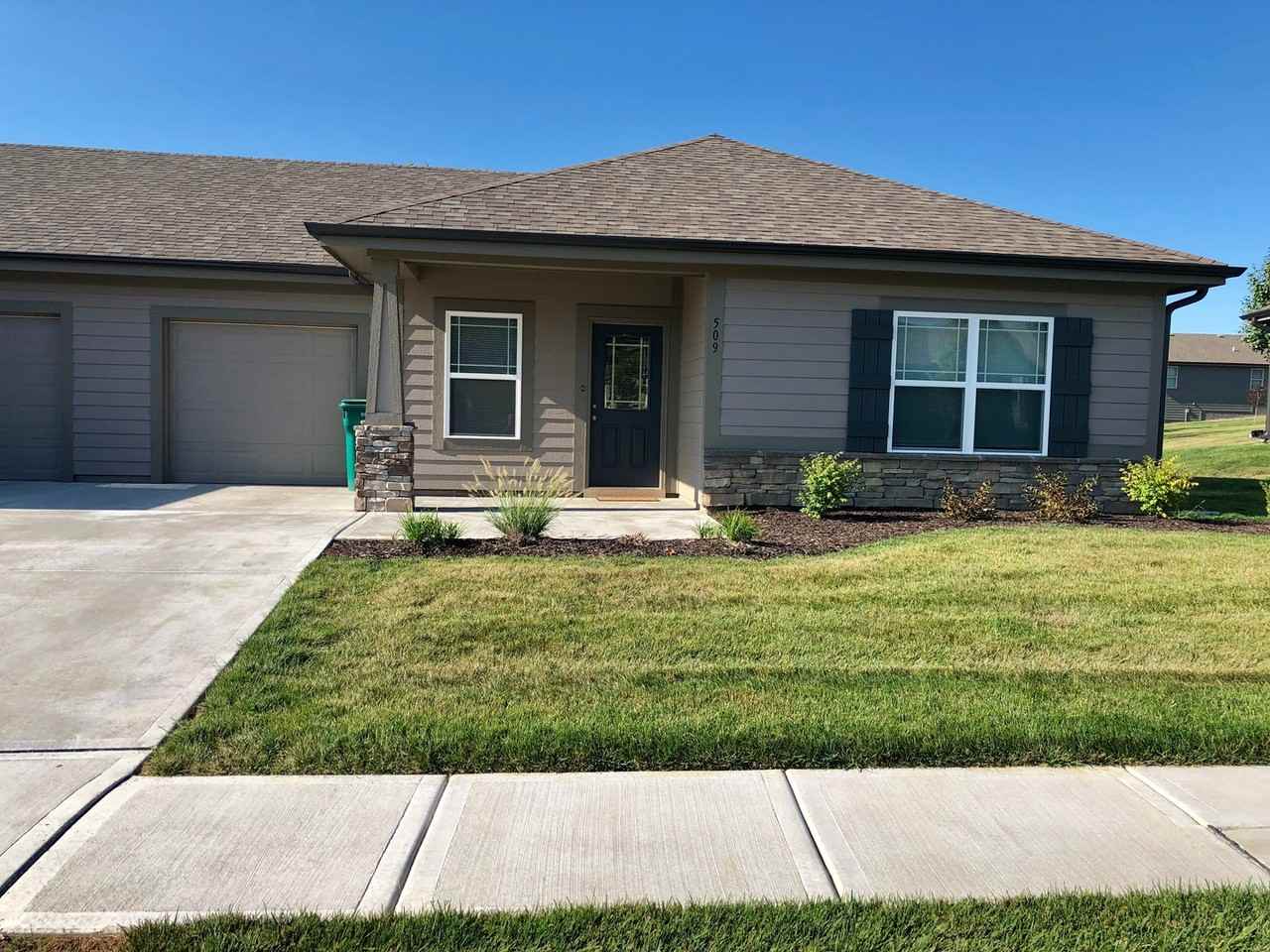 509 Se Maple Dr - Photo 3 of 15