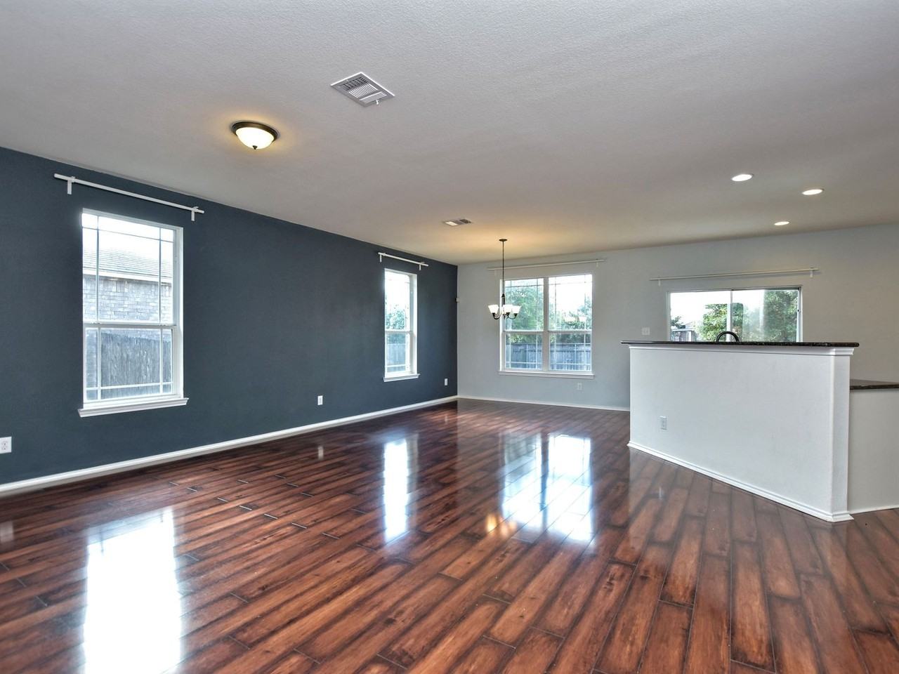 2717 Claremont Ct - Photo 6 of 30