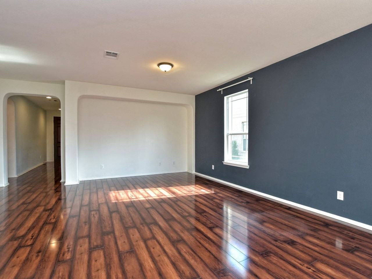 2717 Claremont Ct - Photo 7 of 30