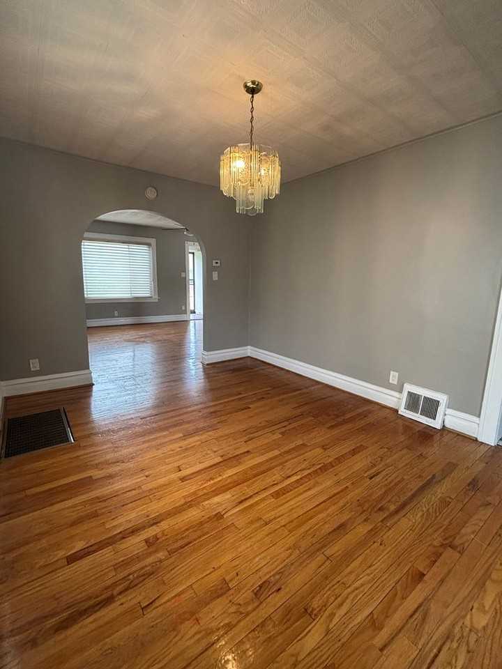 765 Garfield St - Photo 7 of 7