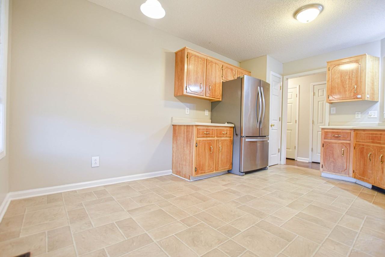 1759 Butternut Dr - Photo 6 of 20