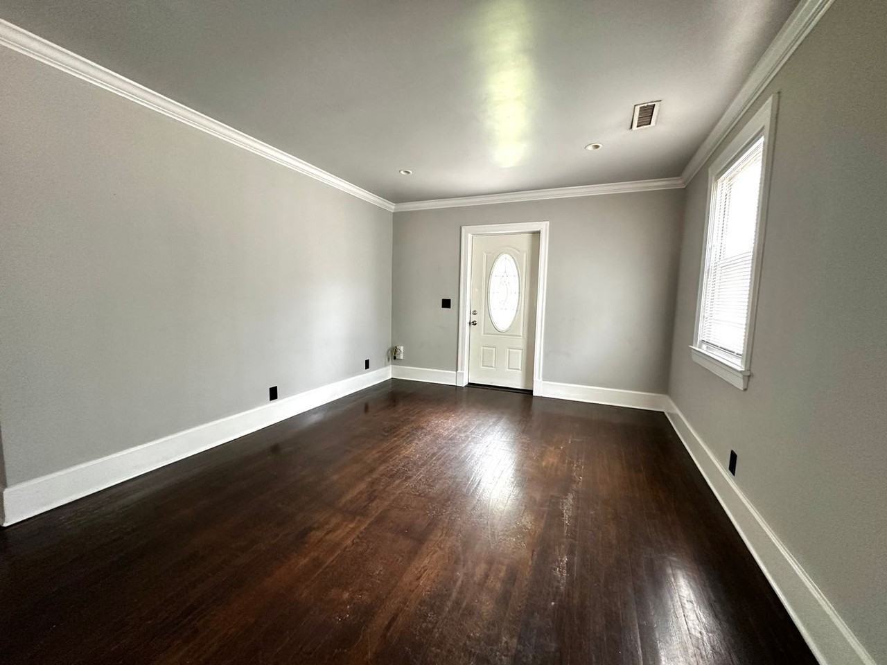 1310 Jones Ave - Photo 4 of 15
