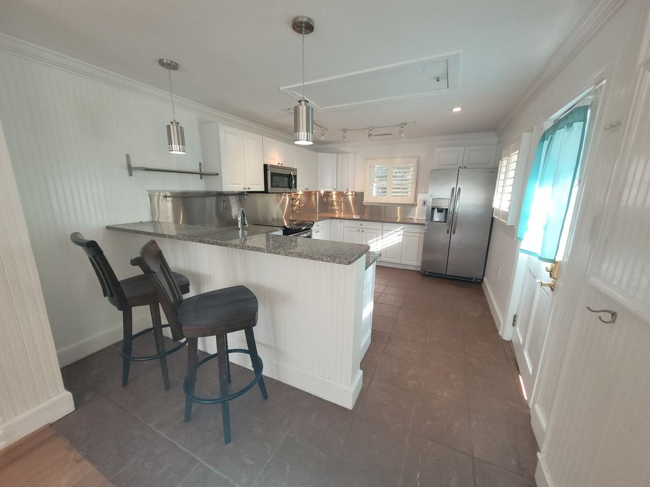 1226 Richmond Cres - Photo 3 of 25