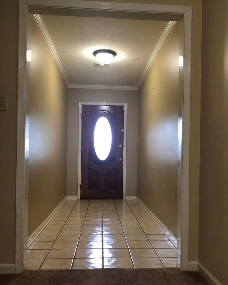 498 Greystone Way - Photo 2 of 17