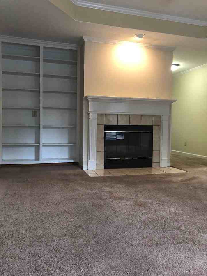 498 Greystone Way - Photo 3 of 17