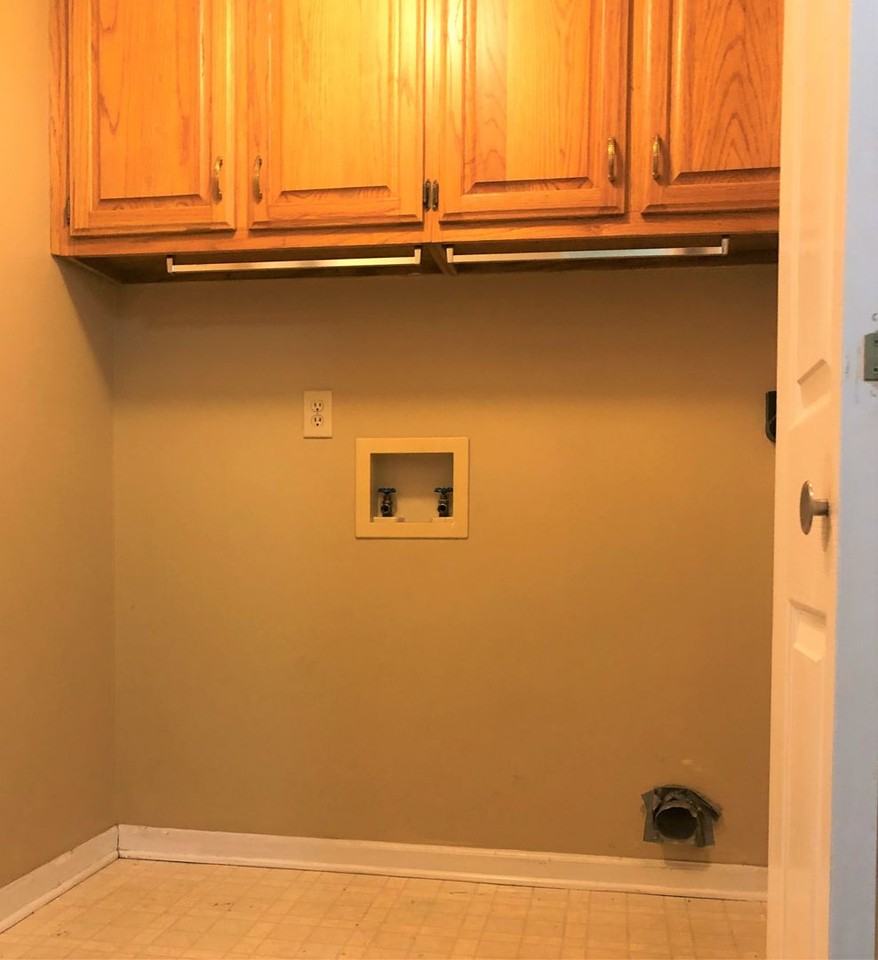 498 Greystone Way - Photo 5 of 17