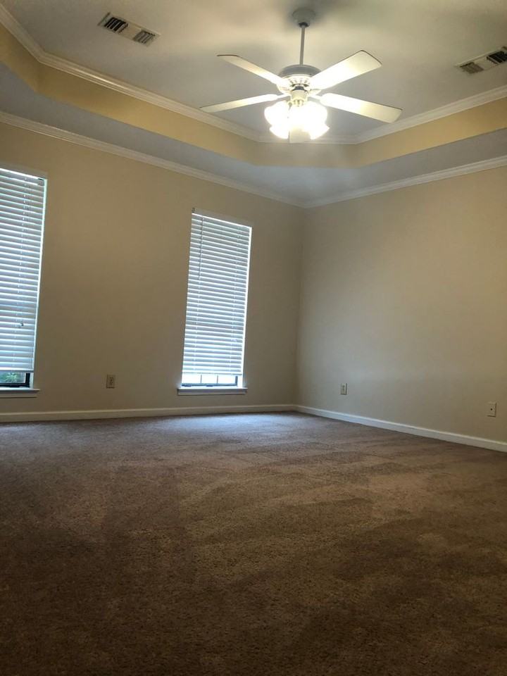 498 Greystone Way - Photo 7 of 17