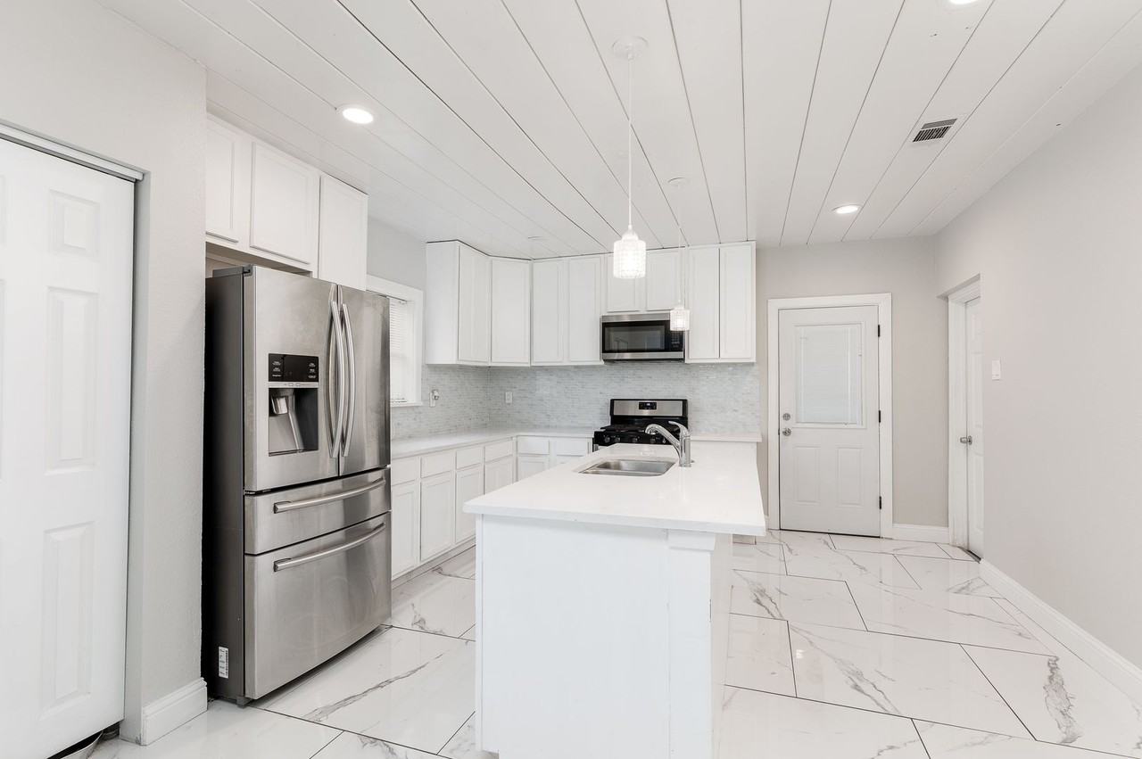 5702 Ellsworth Ave - Photo 5 of 27