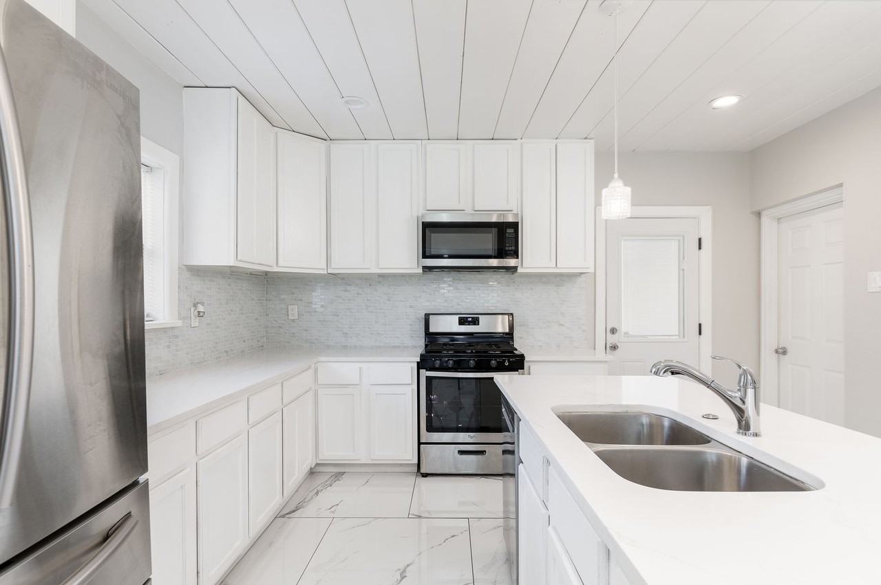 5702 Ellsworth Ave - Photo 6 of 27