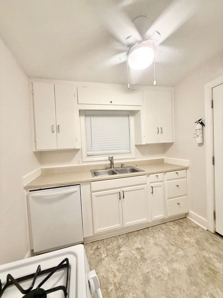 119 Oak Dr - Photo 6 of 15