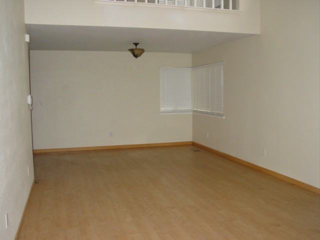 109 Birchwood Ct - Photo 3 of 19