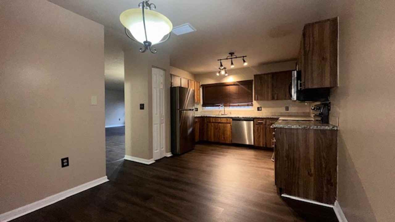 507 Hunter Cir - Photo 5 of 15