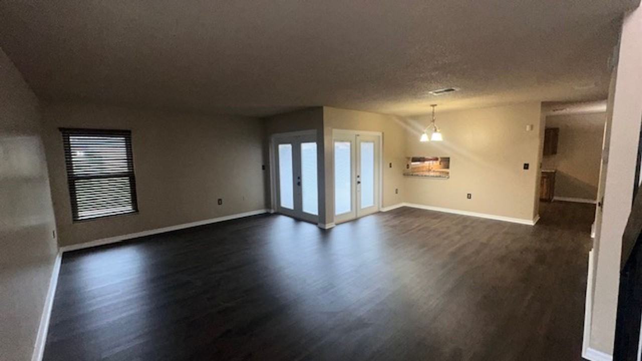 507 Hunter Cir - Photo 6 of 15
