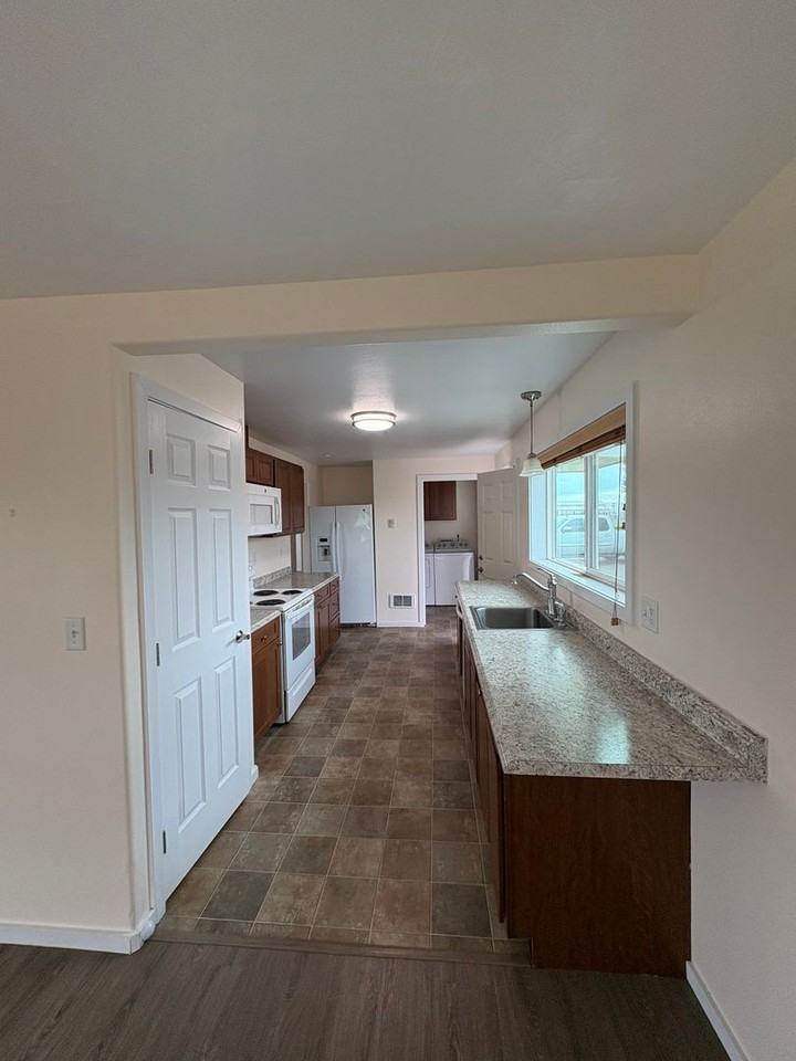 8538 Adams Rd N #3 - Photo 4 of 8