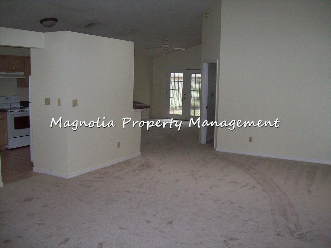 1322 Carlson Dr - Photo 2 of 14