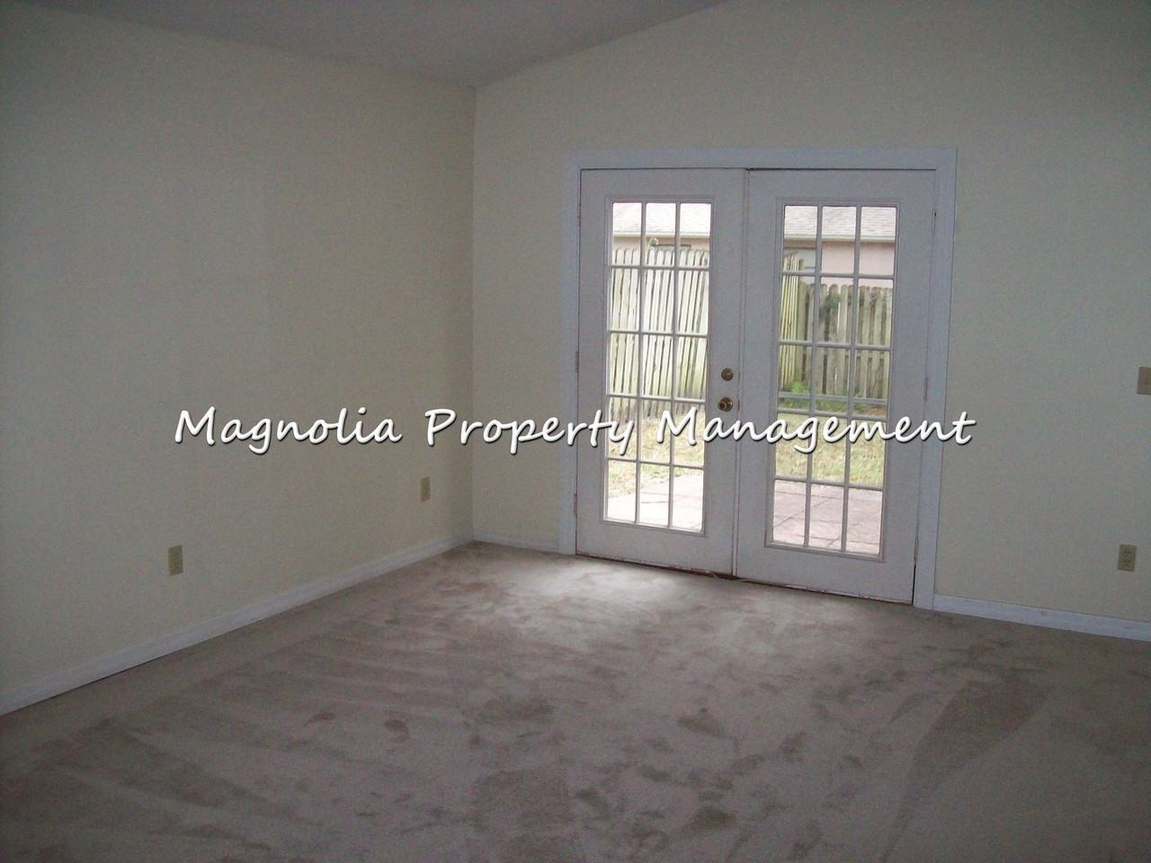 1322 Carlson Dr - Photo 5 of 14
