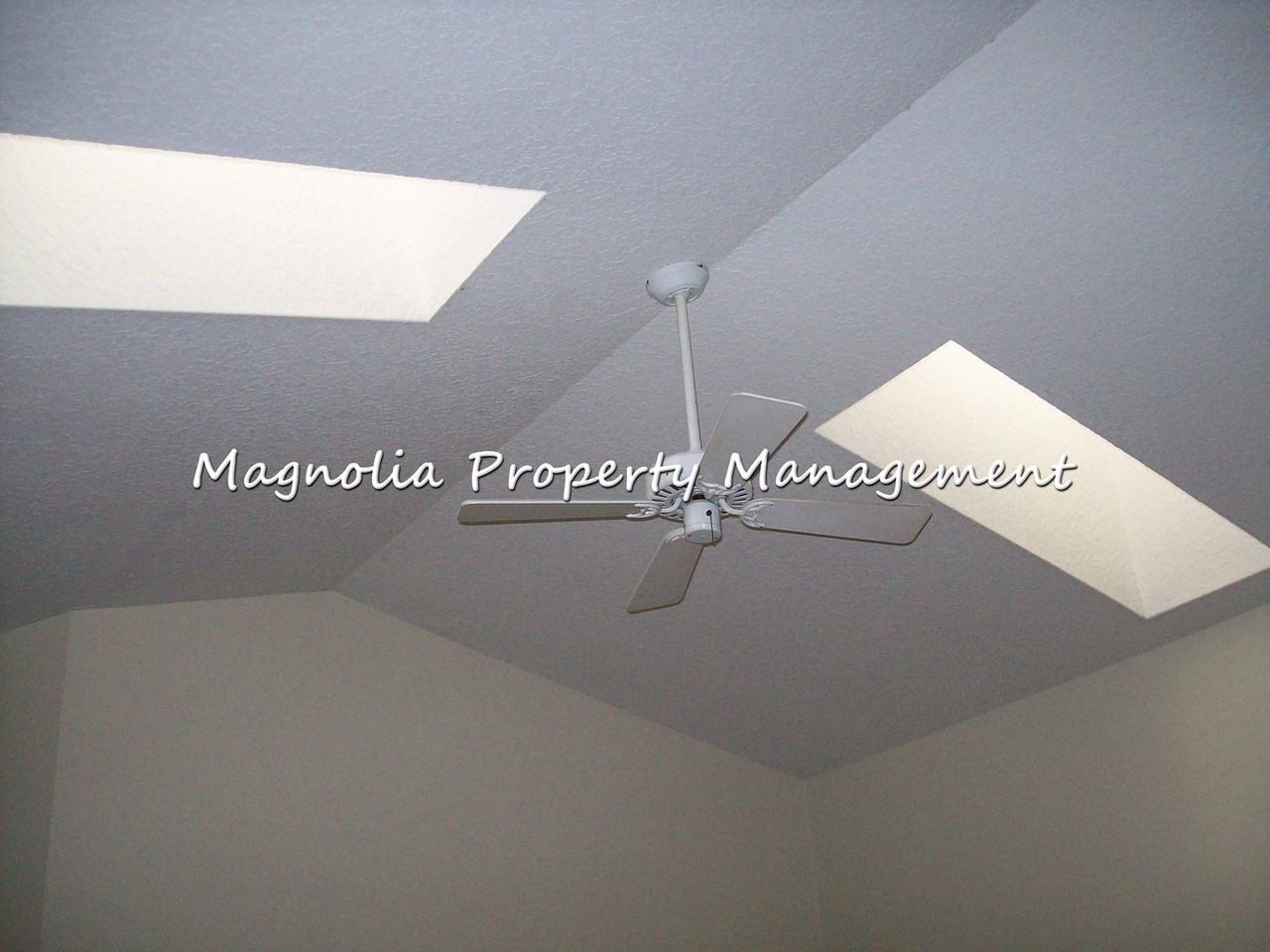 1322 Carlson Dr - Photo 6 of 14