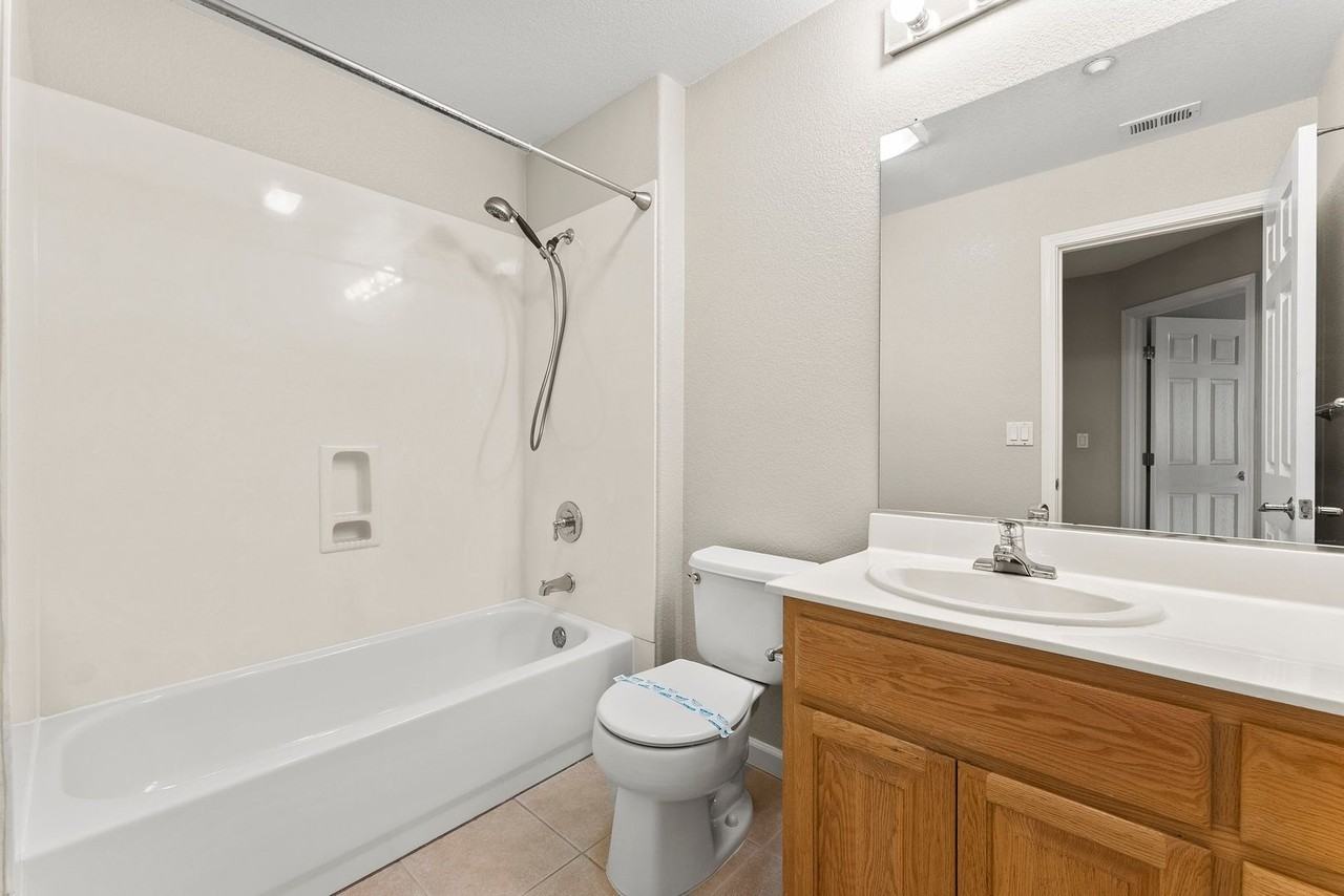 4032 Crandall Cir - Photo 3 of 18