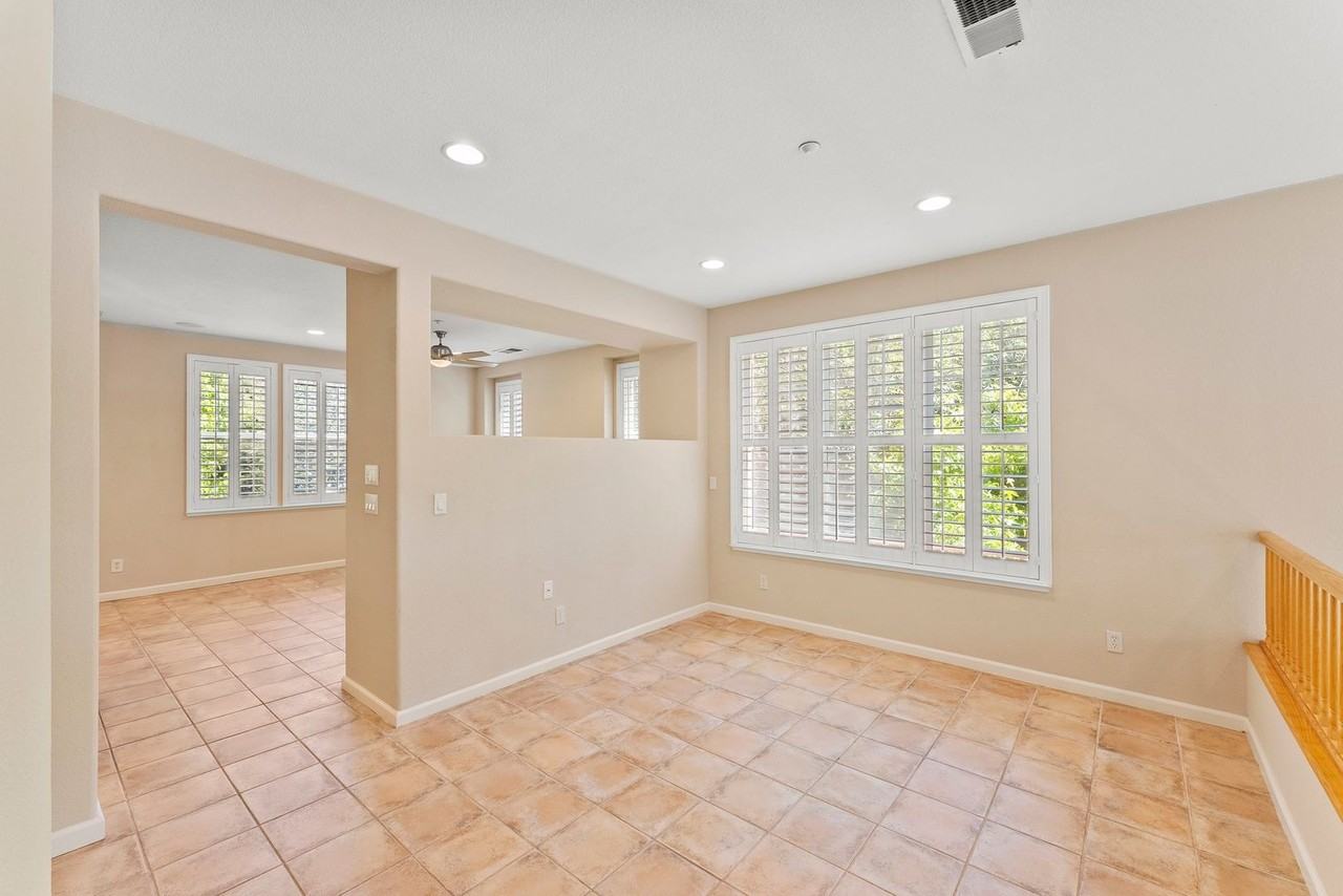 4032 Crandall Cir - Photo 7 of 18